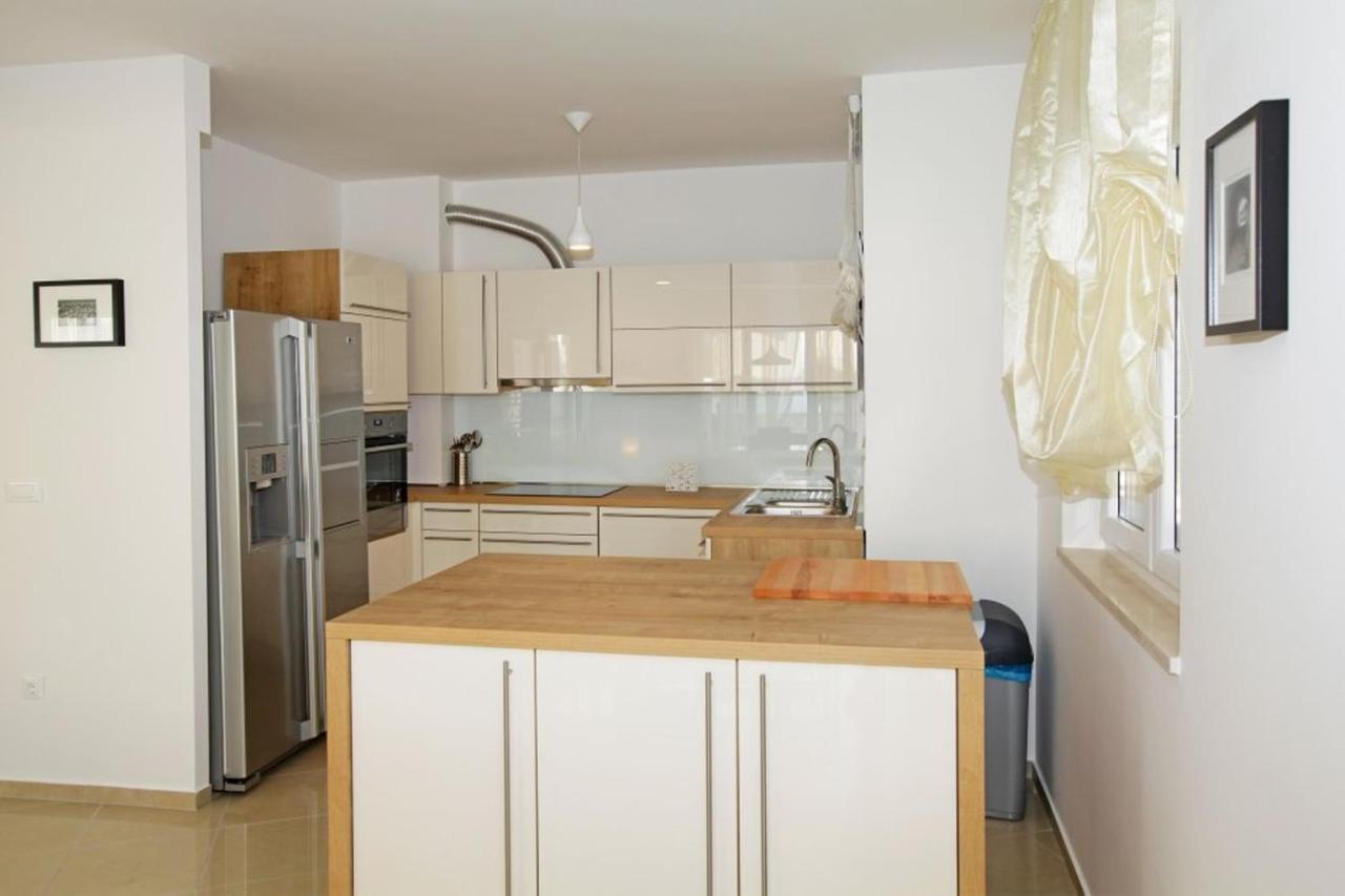 Apartment Bol A6 With Pool From 45 Eur Per Person Exterior foto